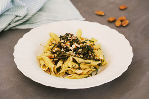 Garganelli con agretti e mandorle