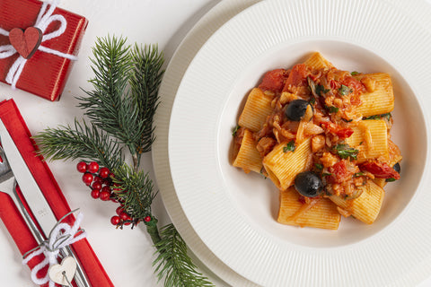 piatto con sugo per Natale